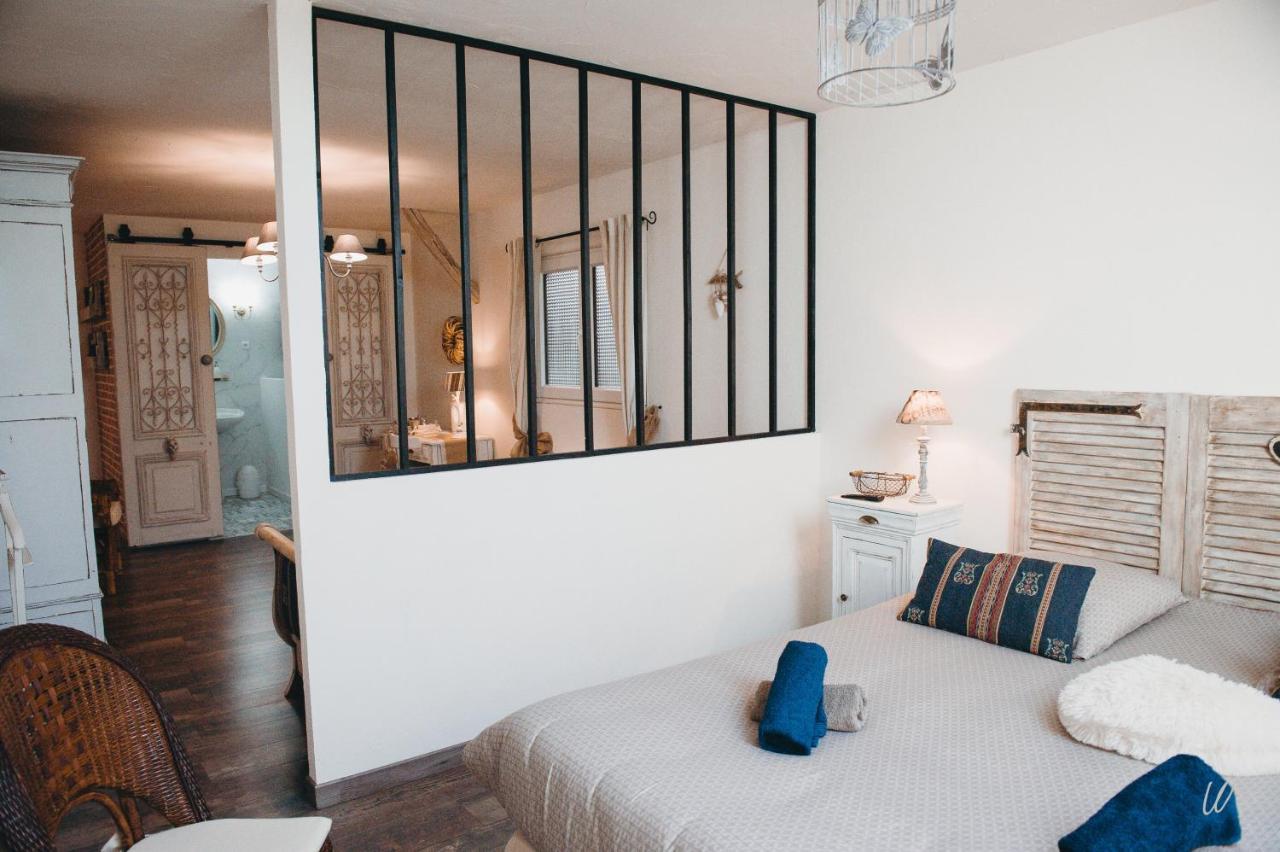 Au Charme D'Antan Bed & Breakfast Féron Eksteriør bilde