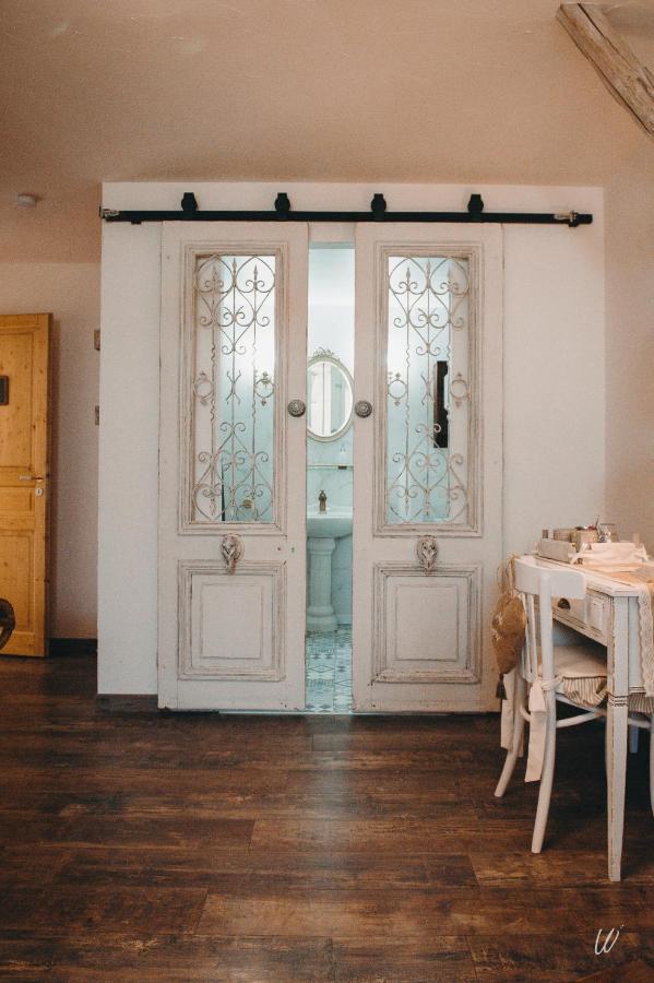 Au Charme D'Antan Bed & Breakfast Féron Eksteriør bilde
