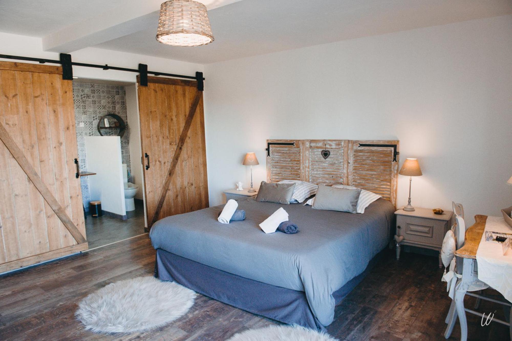 Au Charme D'Antan Bed & Breakfast Féron Eksteriør bilde
