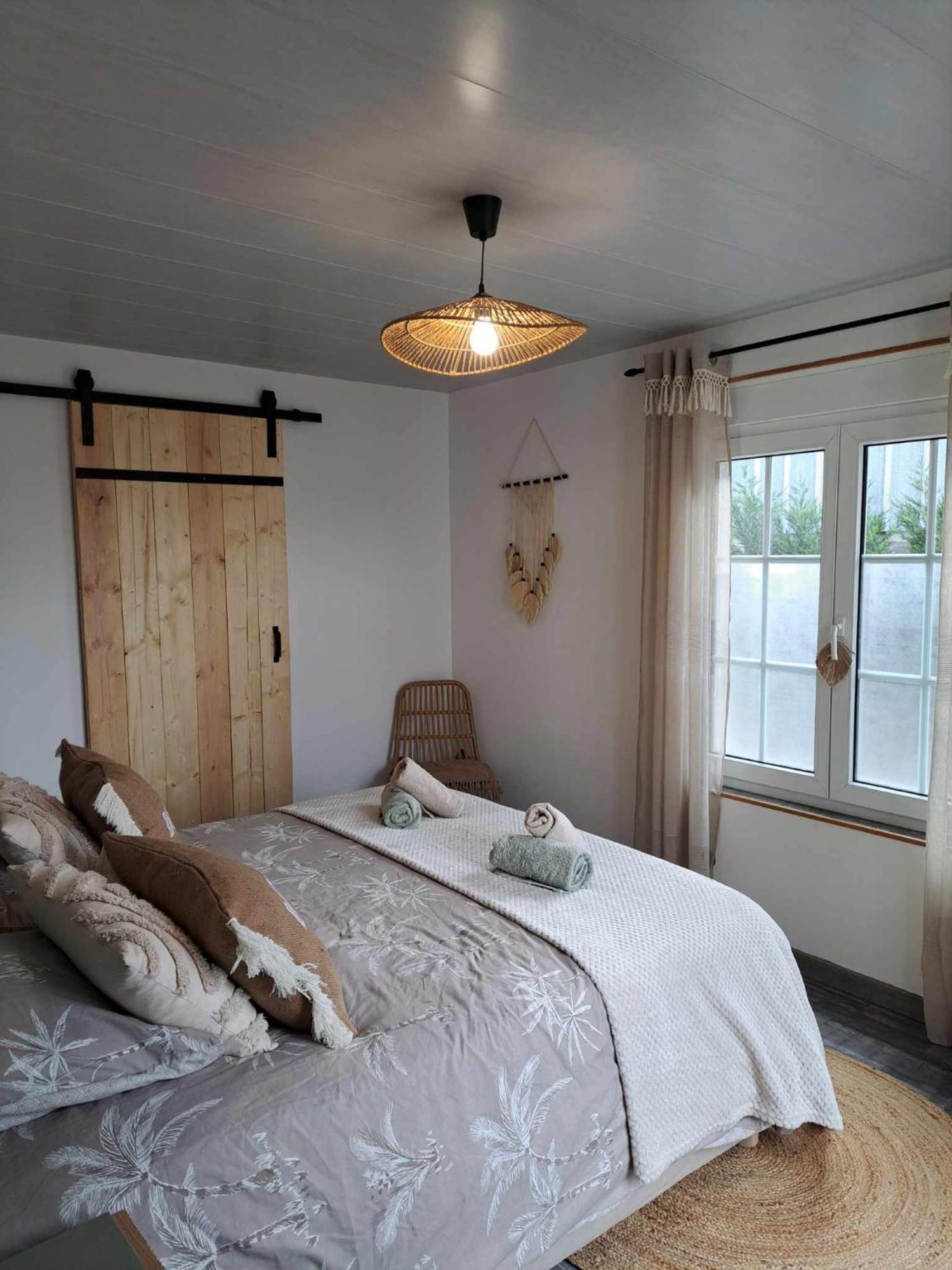 Au Charme D'Antan Bed & Breakfast Féron Eksteriør bilde